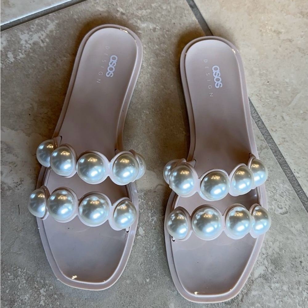ASOS Pearl Jelly Sandals• Size 8• Color Nude